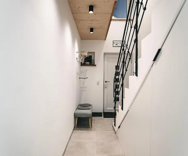 Lola Апартаменти