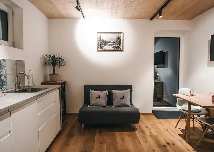 Lola * Зефельд-ін-Тіроль